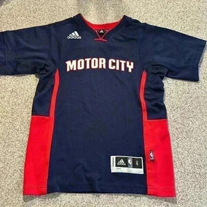 EUC Adidas Youth Detroit Pistons MOTOR CITY Jersey Top Size Small